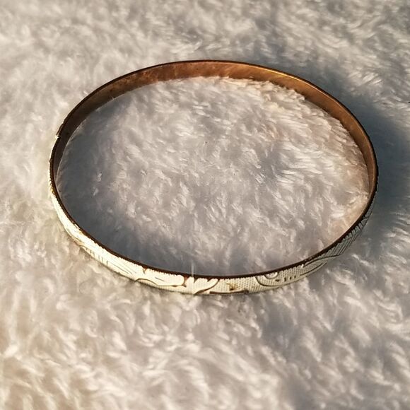 Vintage White & Gold Bracelet - Picture 3 of 3